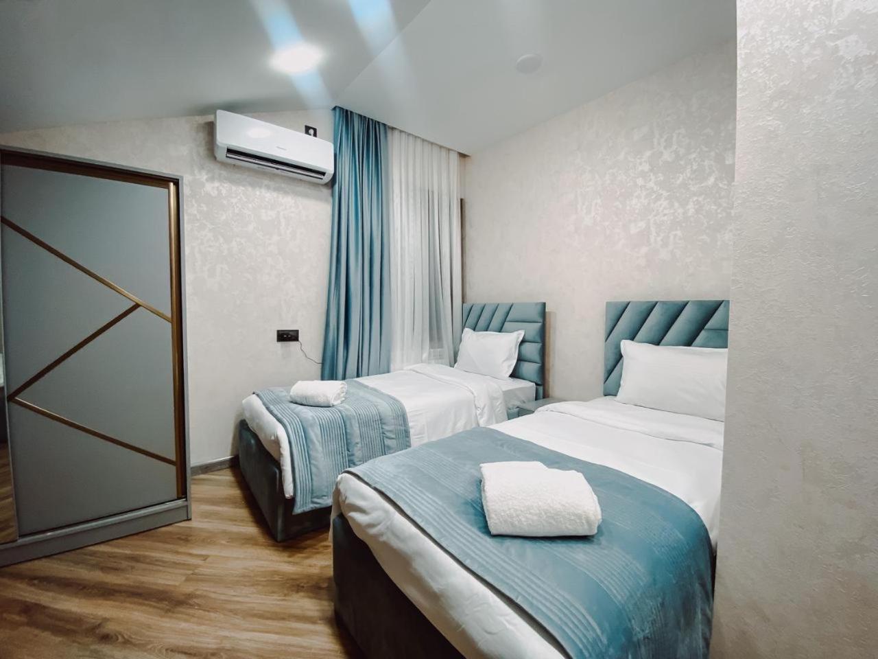 Royal Renaissance Hotel Erévan Extérieur photo