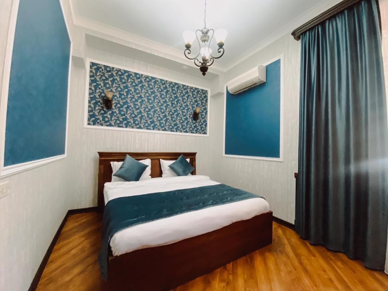 Royal Renaissance Hotel Erévan Extérieur photo