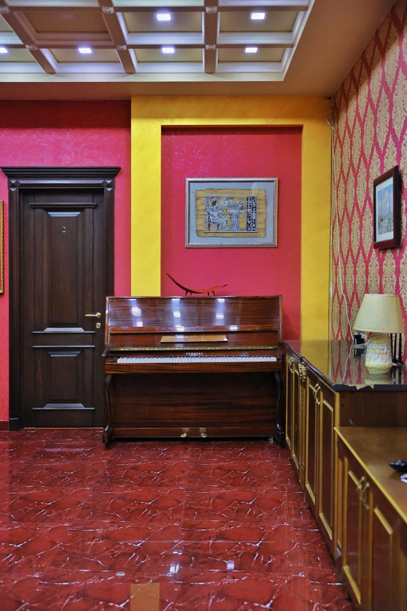 Royal Renaissance Hotel Erévan Extérieur photo