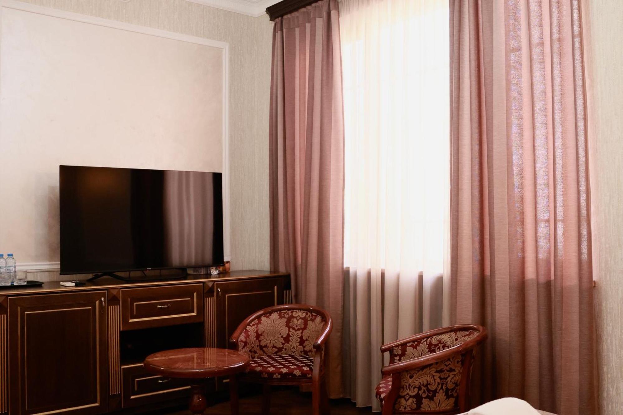Royal Renaissance Hotel Erévan Chambre photo