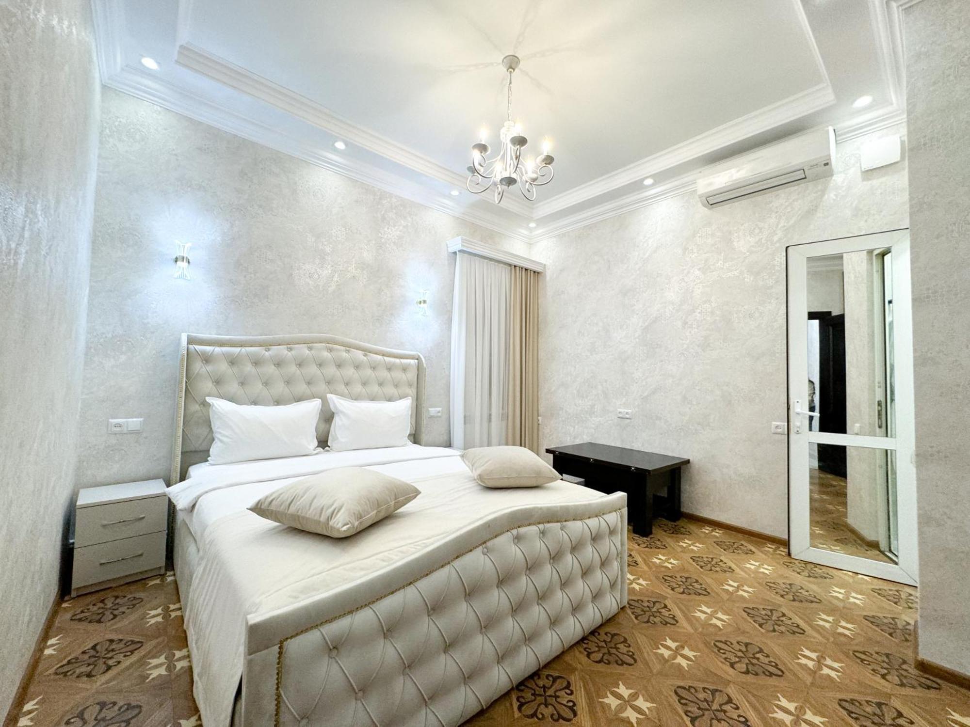 Royal Renaissance Hotel Erévan Extérieur photo