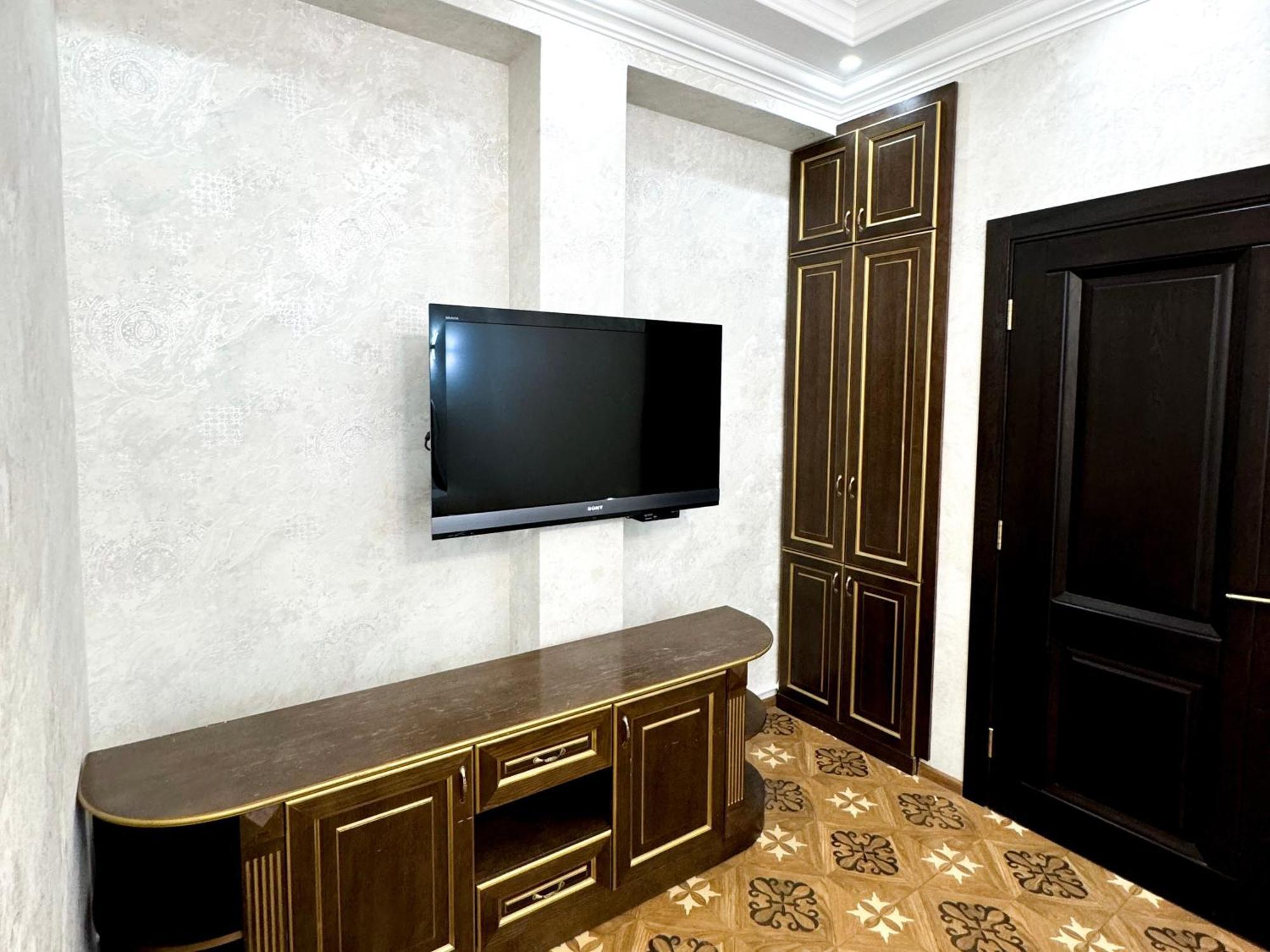 Royal Renaissance Hotel Erévan Extérieur photo