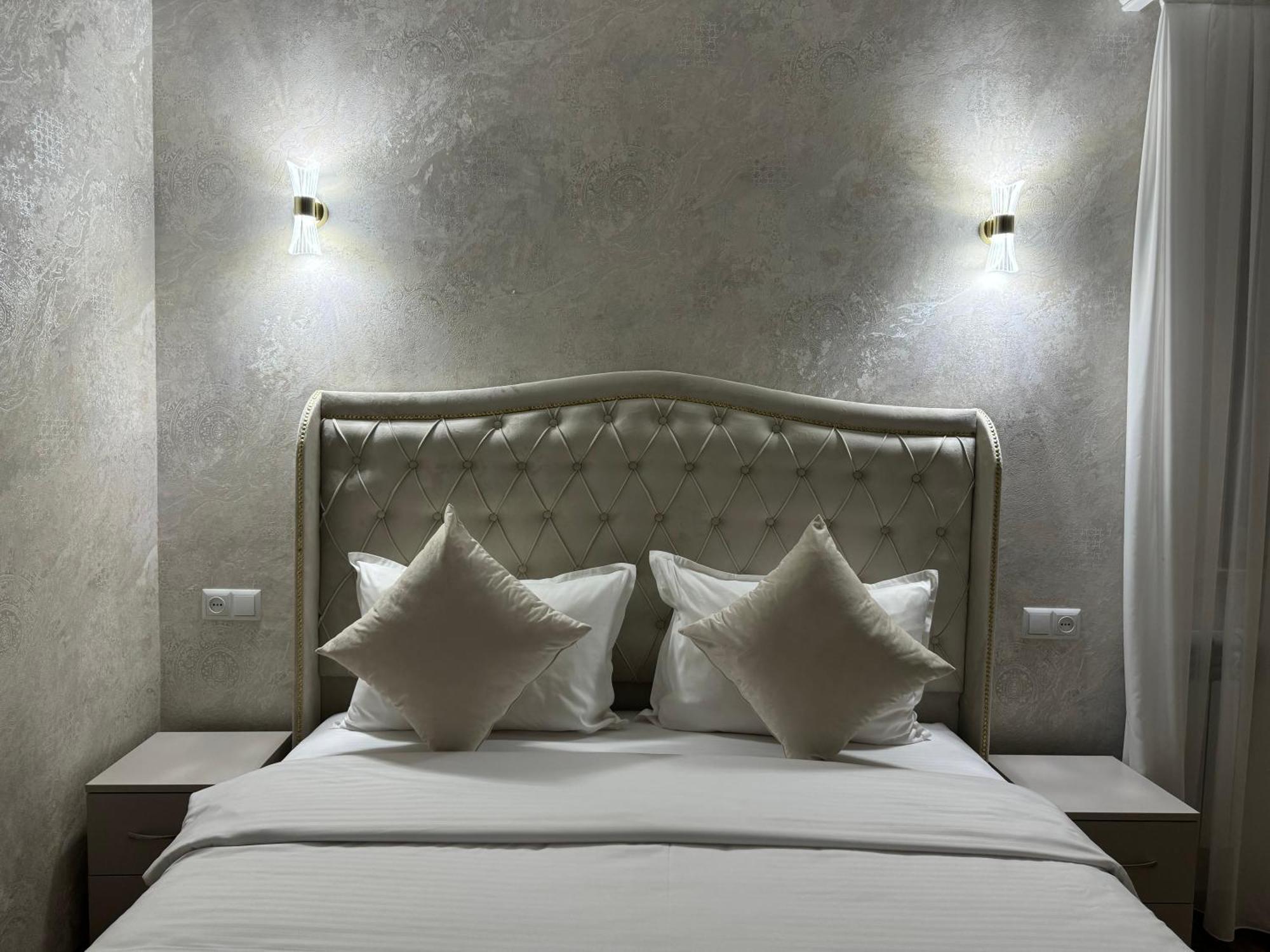 Royal Renaissance Hotel Erévan Extérieur photo