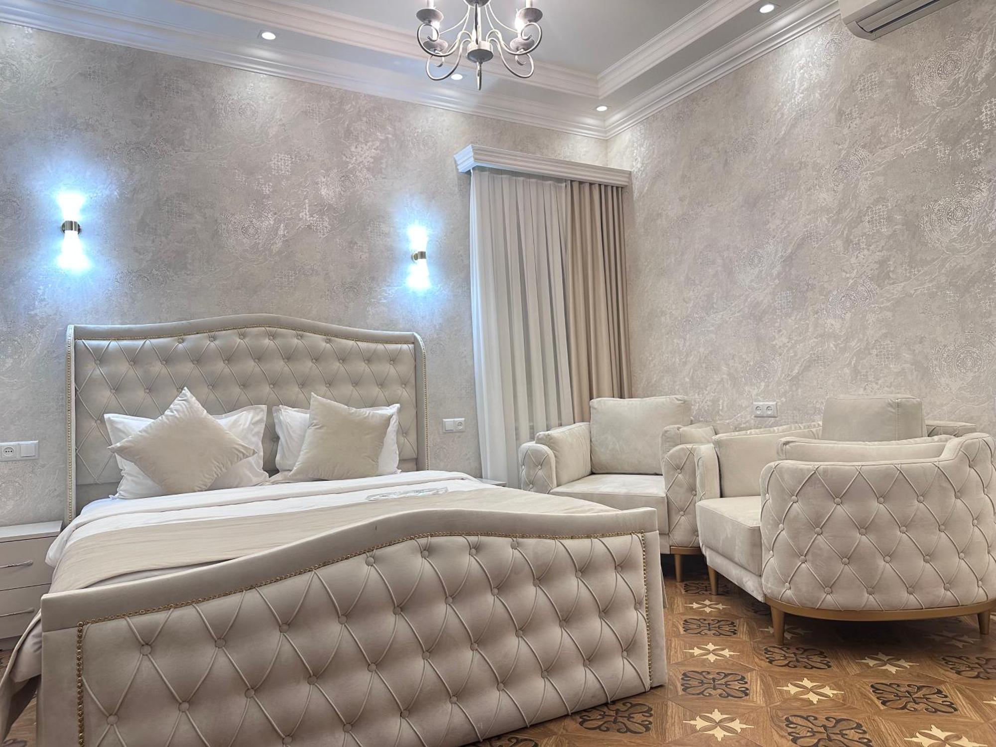 Royal Renaissance Hotel Erévan Extérieur photo